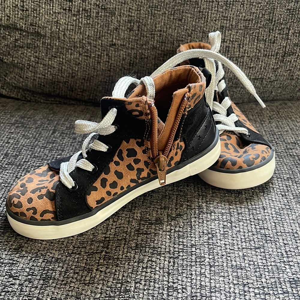 Gap Zip-Up Cheetah Sneakers
